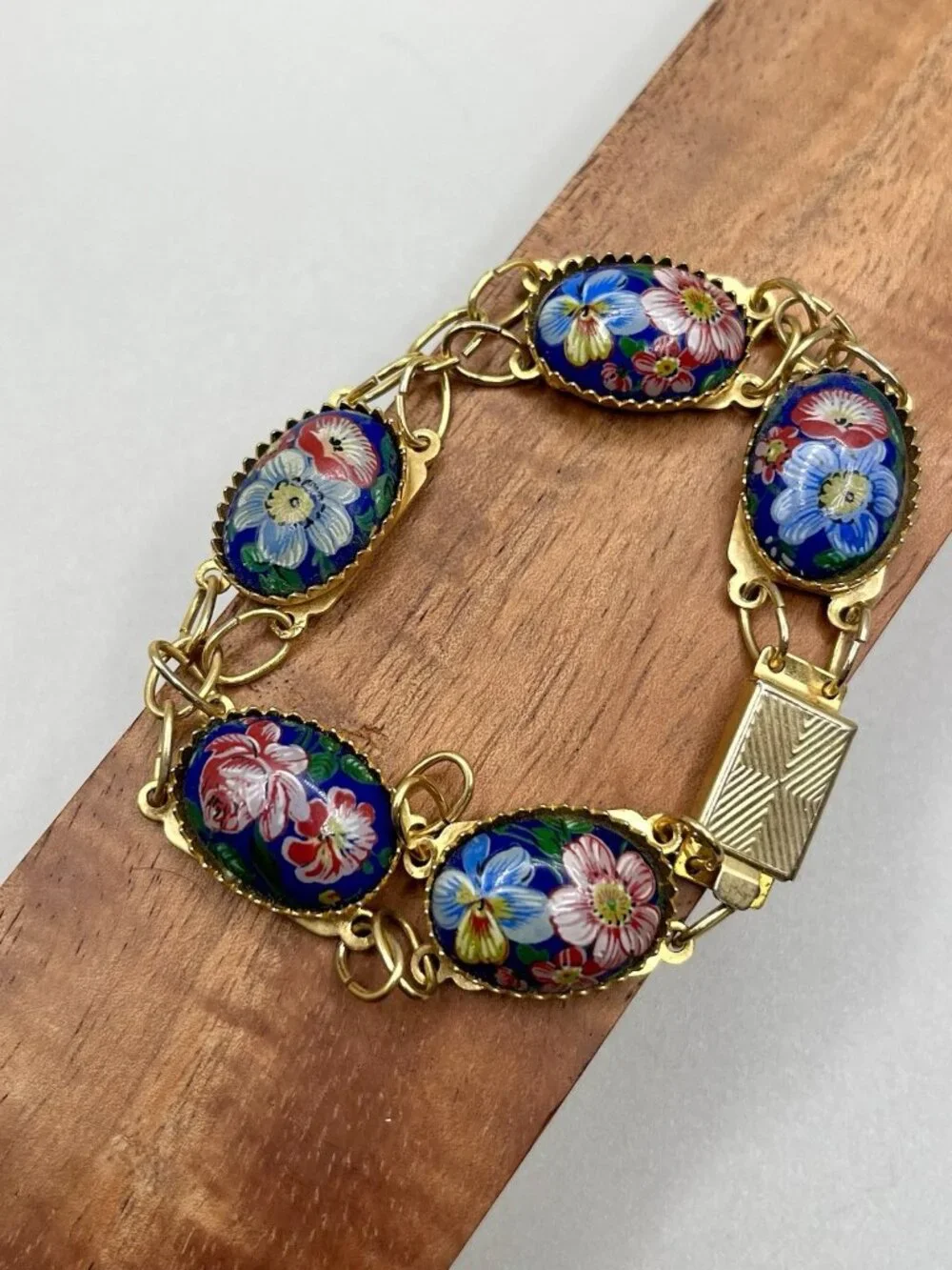 VTG Italian Venetian Floral Glass Cabochon Bracelet Gold Tone Mid Century MCM